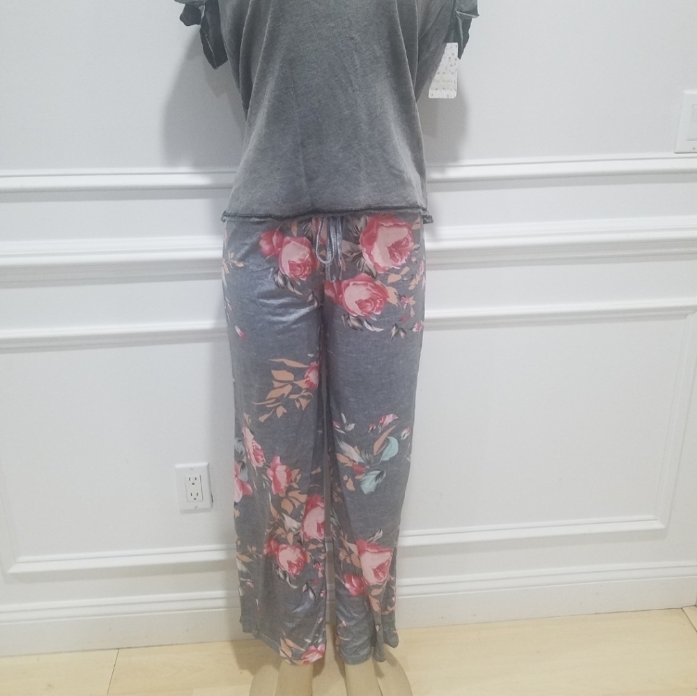 Large drawstring high waisted yoga wide legged lounge pants. Floral